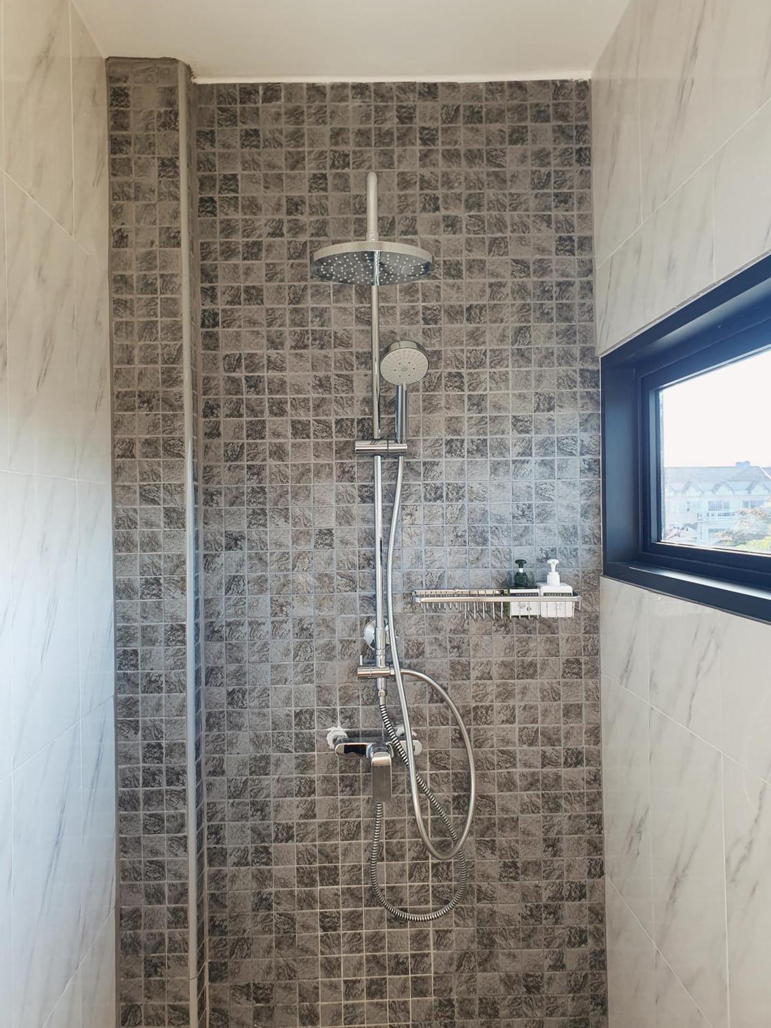 The Sila Suites - Intrawarorot Chiang Mai Eksteriør bilde