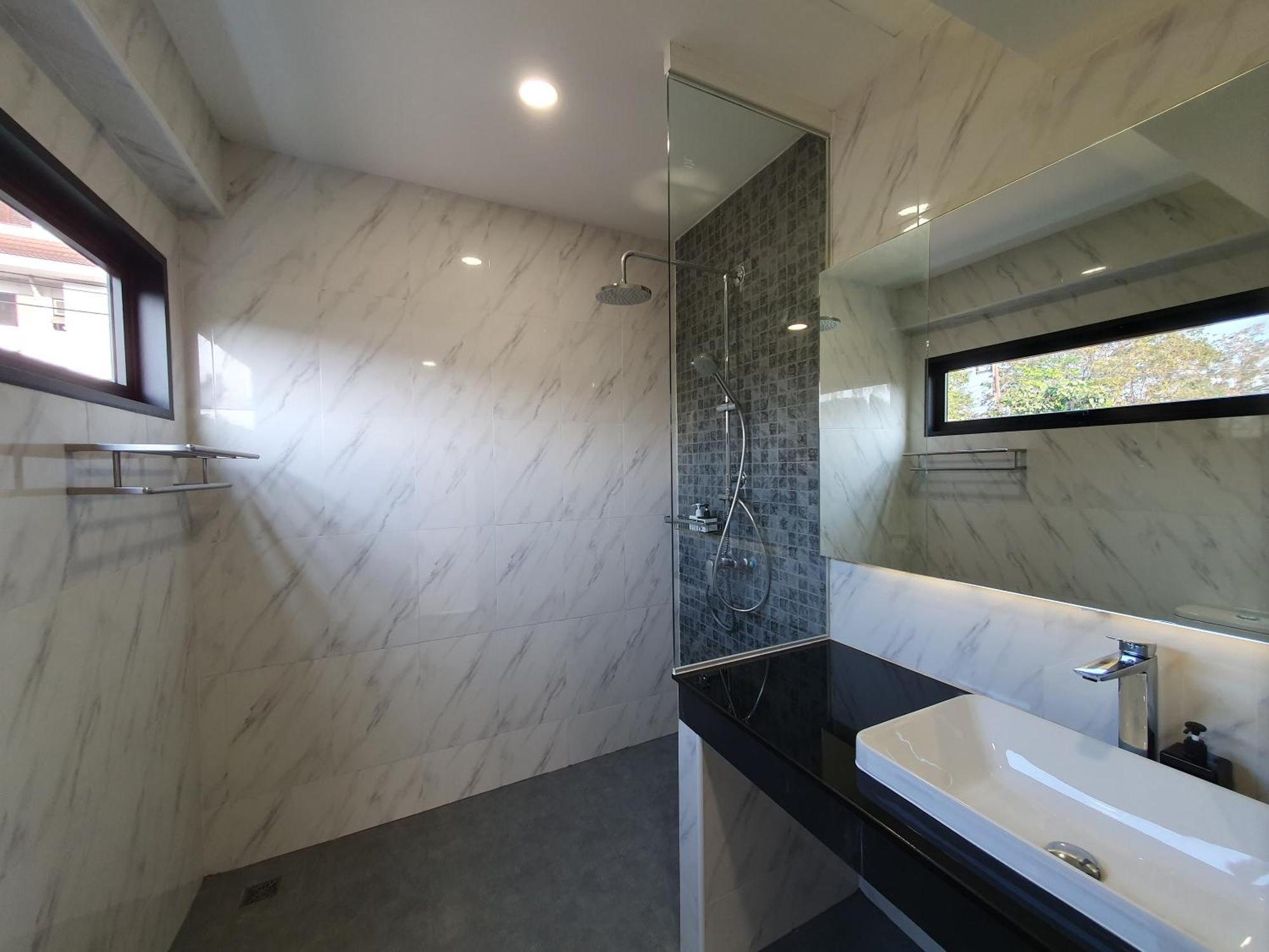 The Sila Suites - Intrawarorot Chiang Mai Eksteriør bilde